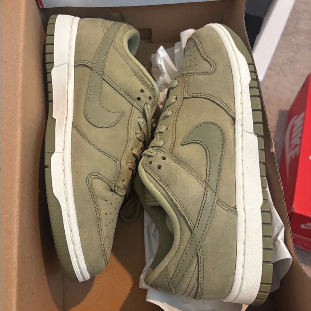 Nike Men's Khaki Sneakers